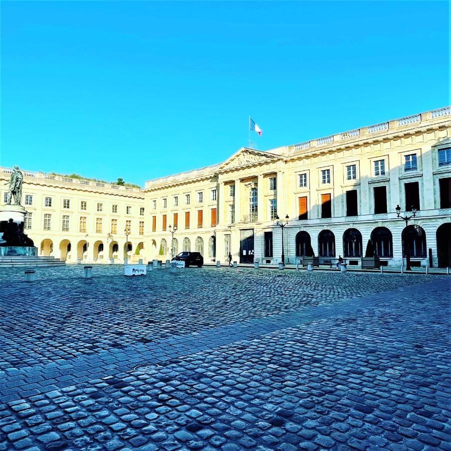 Aux Clefs Des Sacres - Dans Un Hotel Particulier Situe Rue Du Marc - Reims - Hyper Centre Forum Mairie Boulingrin Eksteriør billede
